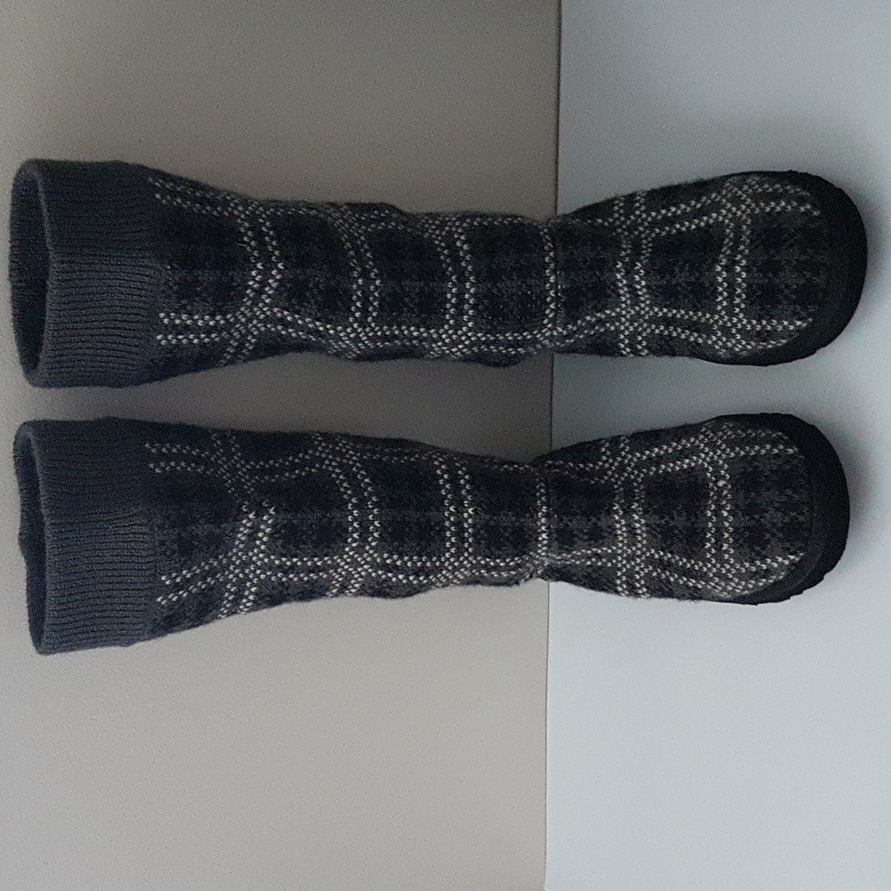 UGG UGG Jester Tall Grey & Black Knit 1877 Cardy Boots Size 7
